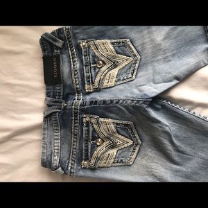 Vigoss distressed capris, size 1/2